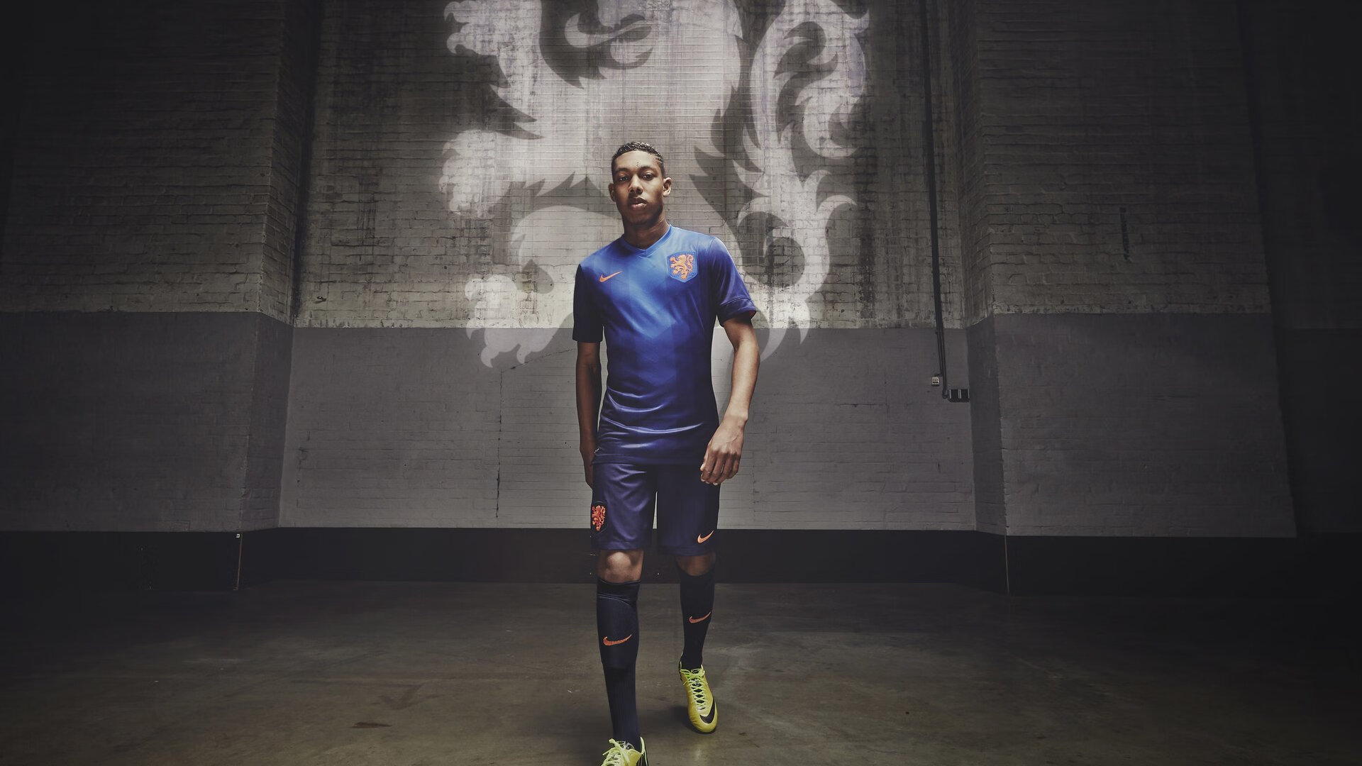 塞维利亚狂胜冰岛，戈麦斯如何从边缘人到关键先生